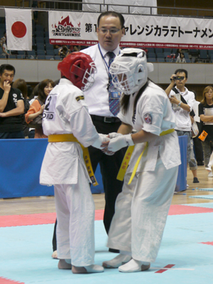 カラテ　試合